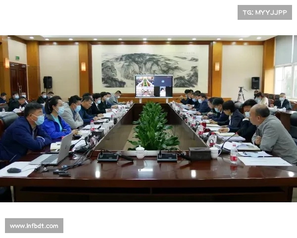 如何在会议中有效提出质疑并促进建设性讨论的方法与技巧