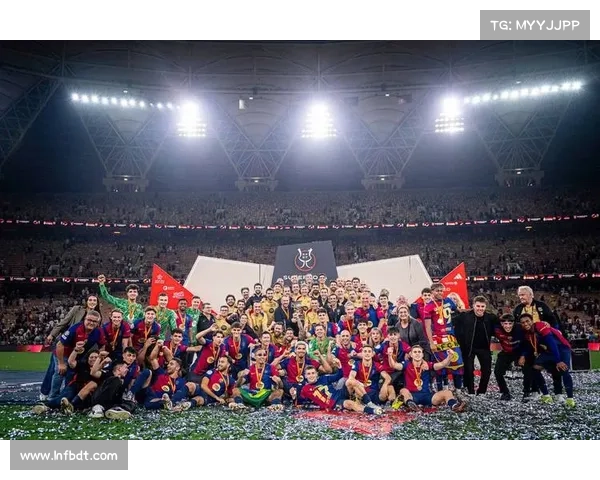 巴伦西亚在超级杯中的表现与数据分析 深度剖析球队战术与表现走势 巴伦西亚在超级杯中的表现与数据分析 深度剖析球队战术与表现走势