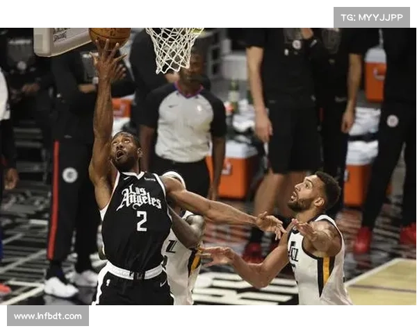 德文布克积极推动青少年篮球发展 助力场外篮球文化传播 德文布克积极推动青少年篮球发展 助力场外篮球文化传播